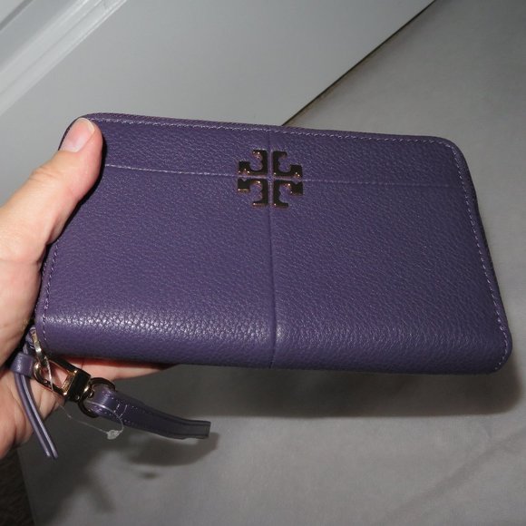 Tory Burch Wristlet In Nightshade Leather - Picture 11 of 12